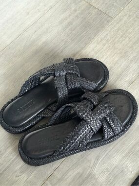Schutz Kali Flat